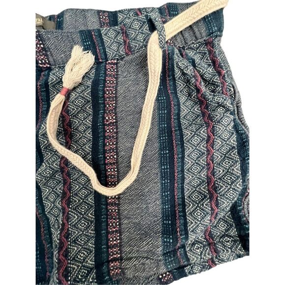 Natural Reflections Boho/Beach Style Shorts With Tassel Belt - Picture 2 of 5